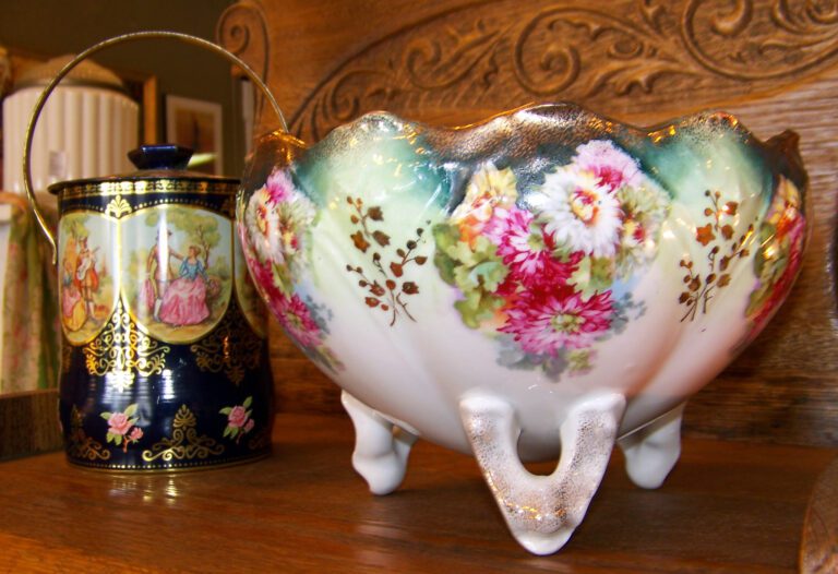 New Paris Antique Mall