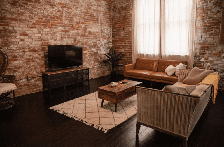 LOFT-STYLE 1 BEDROOM WITH CHARACTER